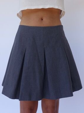 Vintage grey pleated skirt